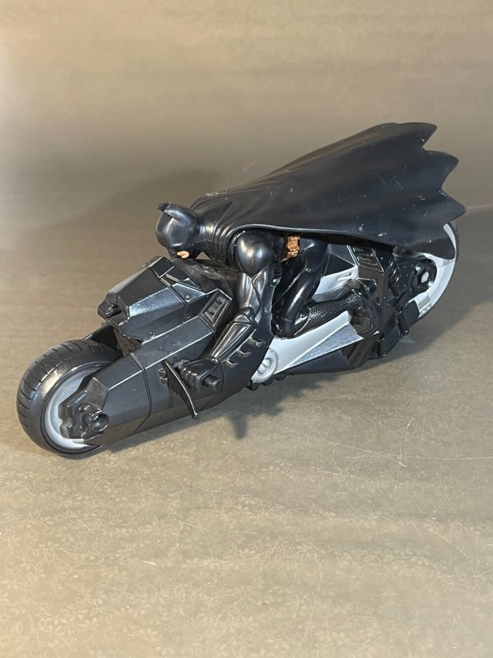Batman On Self-Propelled Batcycle. DC Comics. Batman Begins Figure Toy (843)